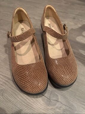 Alegria 42 Mary Jane Heels